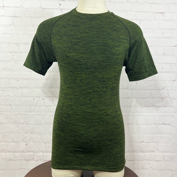 ALPHALETE MUSCLE SHIRT GYM SHIRT NWT MEDIUM VERY STRETCHY - Picture 1 of 16